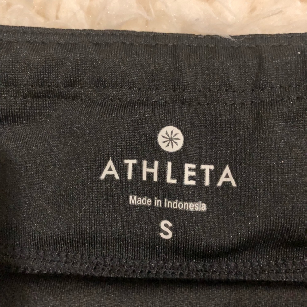 Athleta black floral reflective running shorts women’s size S - Picture 6 of 6